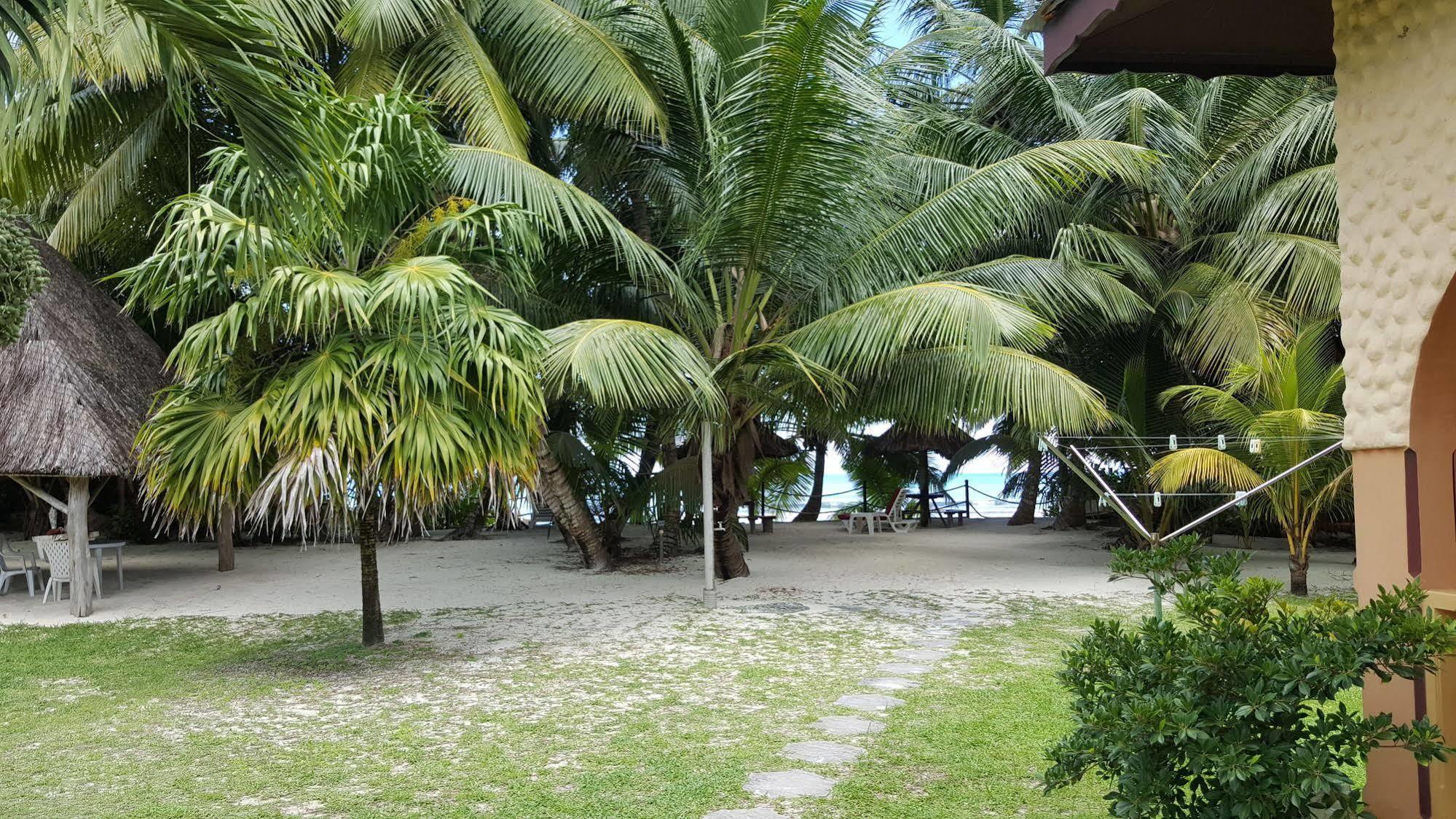 Anse Kerlan Beach Chalets Ngoại thất bức ảnh